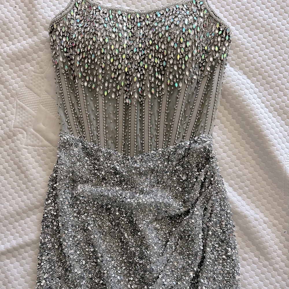 Ashley Lauren- size 2- worn once